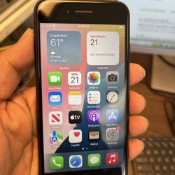 iPhone SE (2nd gen) 64GB NO SIM CARD RESTRICTION/LIBERADO PARA CUALQUIER COMPAÑÍA  ready for new owner, has been reset to factory settings.  No iCloud