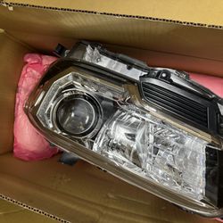 2016+ Toyota  Tacoma Headlights  
