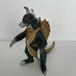 Gigan Godzilla Figure Bandai 2002 6” Used