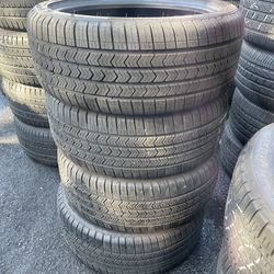 245/40R19 Goodyear run flat 245/40/19 set of 4 matching used tires in great condition. 400$ for 4 tires plus tax.  Mount available but not included. W