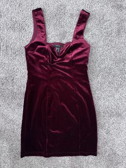 M F21 burgundy velvet dress