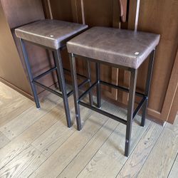 Set of 4 Amisco Industries Canadian Made 30” Tall Bar Stools