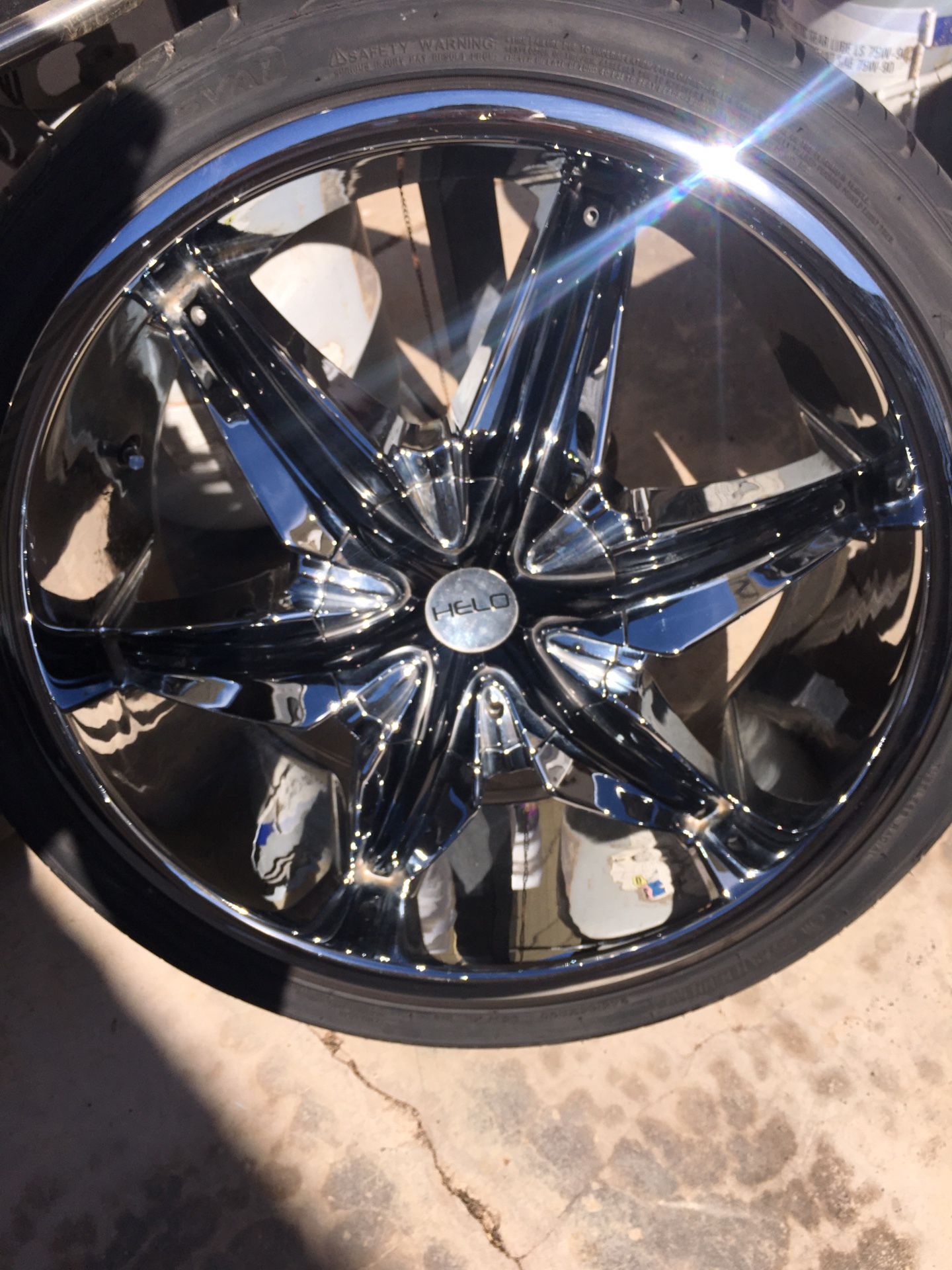 20” Helo’s w/ 35 series tires