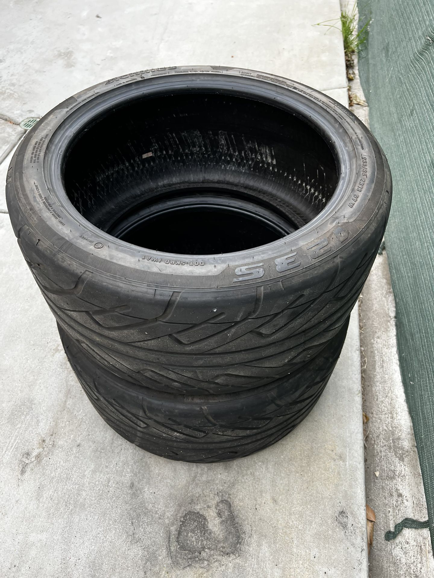285/35/18 Track tires Achilles 123s