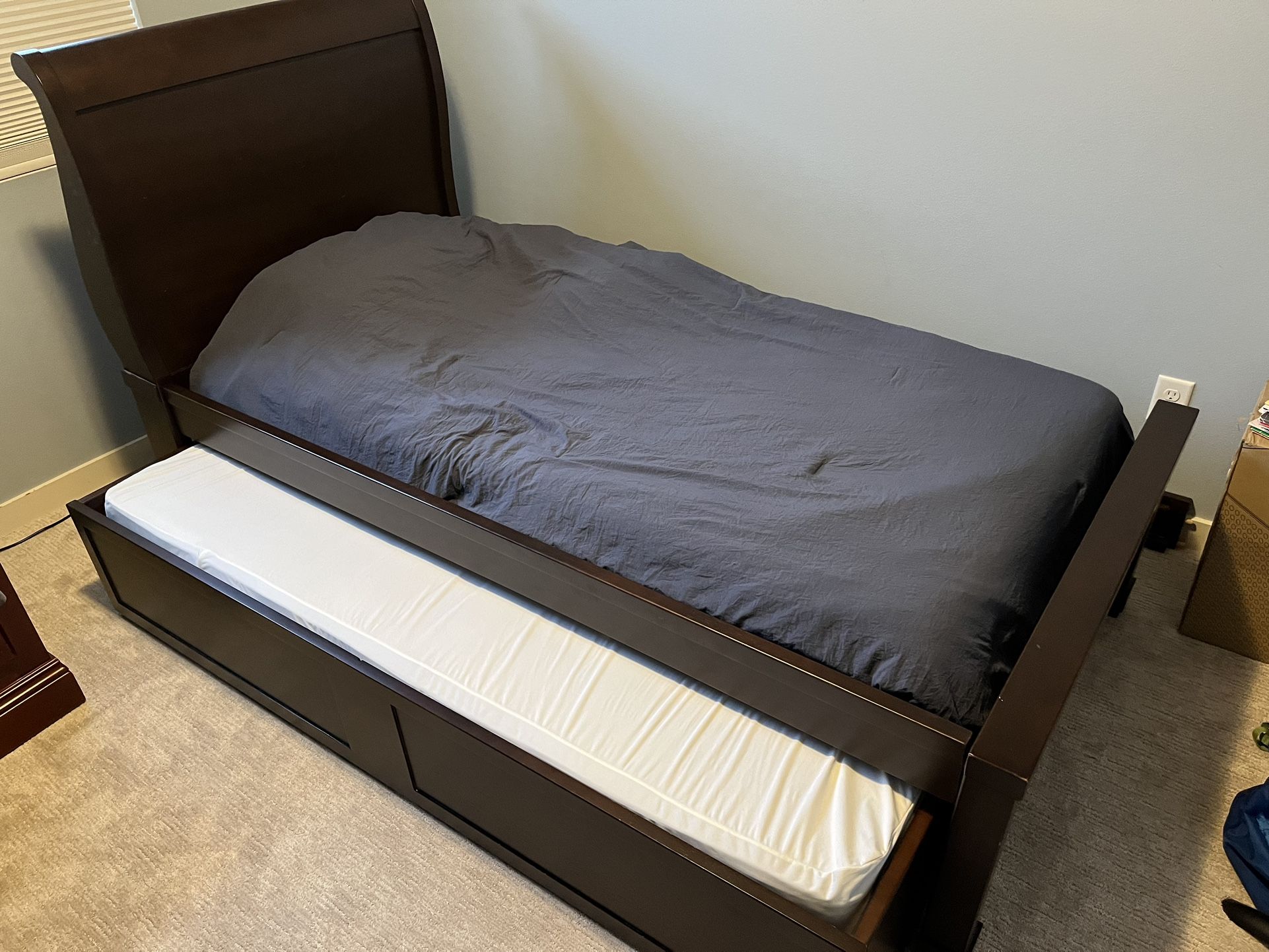 Twin Bed With Trundle 