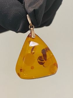 14K GOLD BALTIC AMBER PENDANT