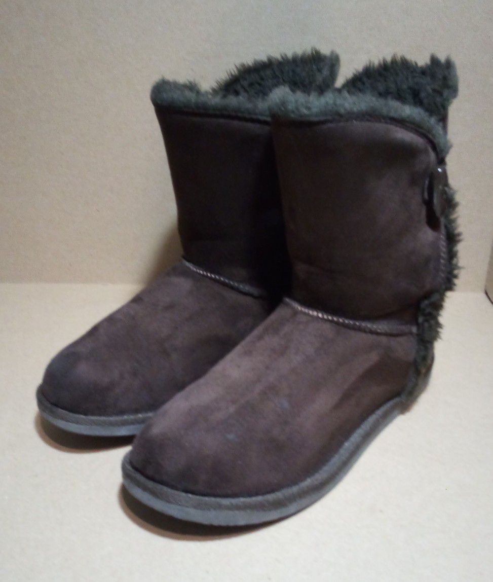 Airwalk Brown Suede 'Myra' Fur-Trimmed Ankle Boots