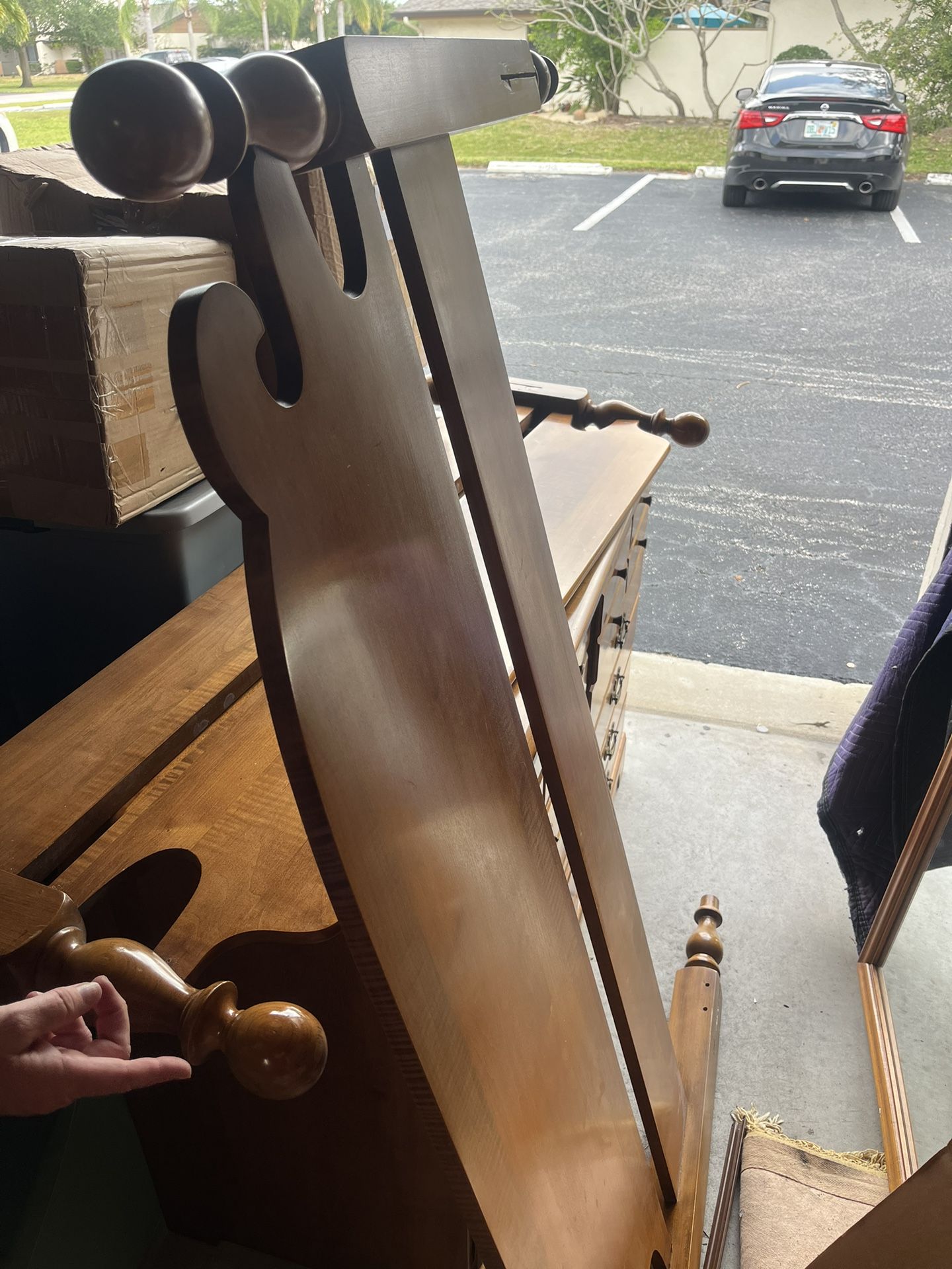 headboard,footboard, Dresser, And Mirror