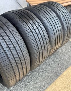 235 45 18 HANKOOK I'm selling this set of tires with 80% life left on all 4