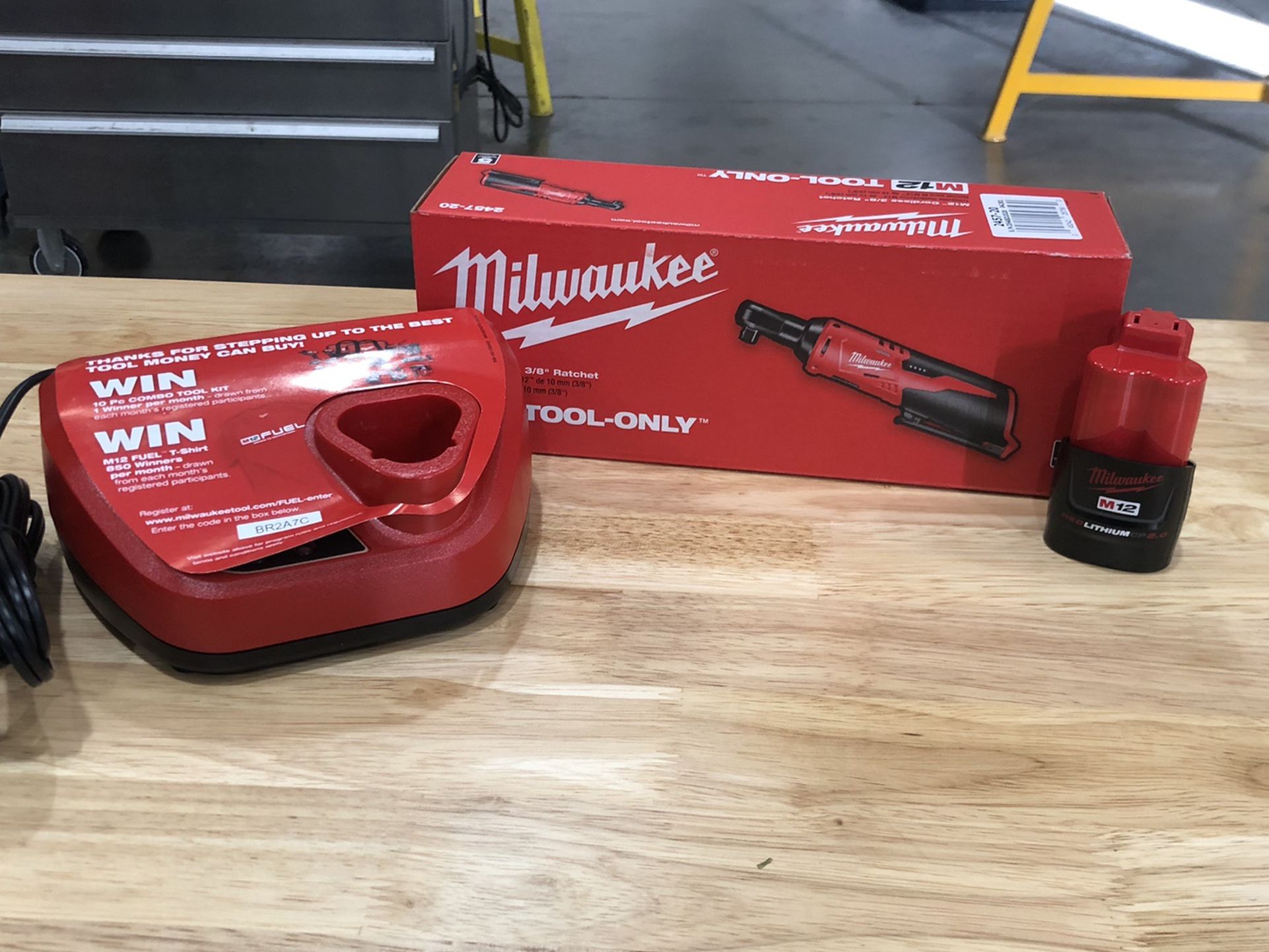 M12 Cordless 3/8 Ratchet+ Battery+charger