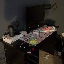 Whole Gaming Set Up With Pc 2 Monitors Xbox And Kbm And Desk