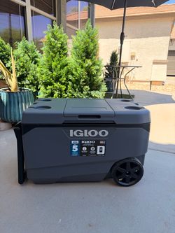 Igloo Maxcold Latitude 90 Roller Cooler