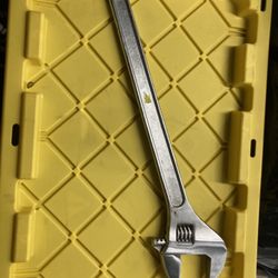 12 Inch Crescent Wrench 