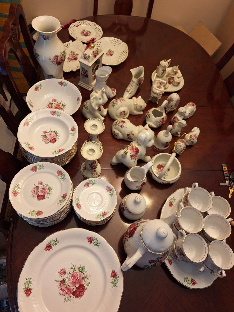 Vintage FORMALITIES by Baum Bros, Set Of 12 placement, Maria Rose Floral Plates