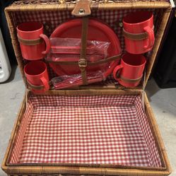 Picnic Basket With Utensils