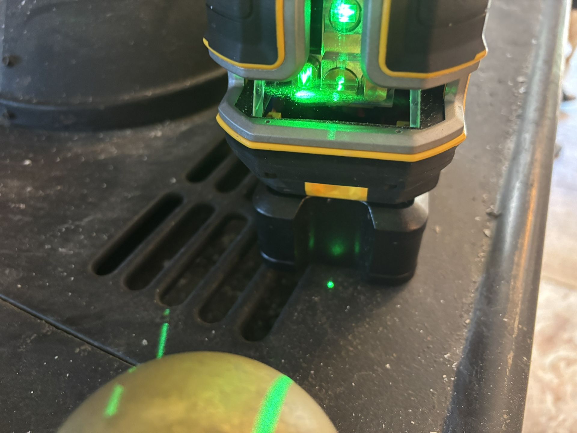 DEWALT DCLE34520G 20V Max 5 Spot Green Line Laser 2.0Ah
