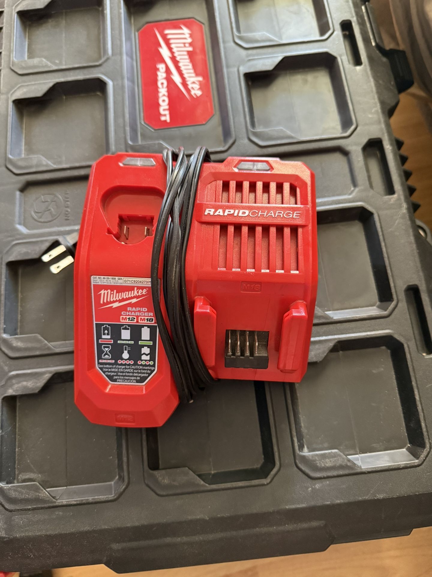 Milwaukee M12 & M18 Charger