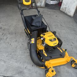 28 in. 224cc E-GOV Engine 3-in-1 Gas RWD Self-Propelled Lawn Mower with High Rear Wheels Motor Comercial 