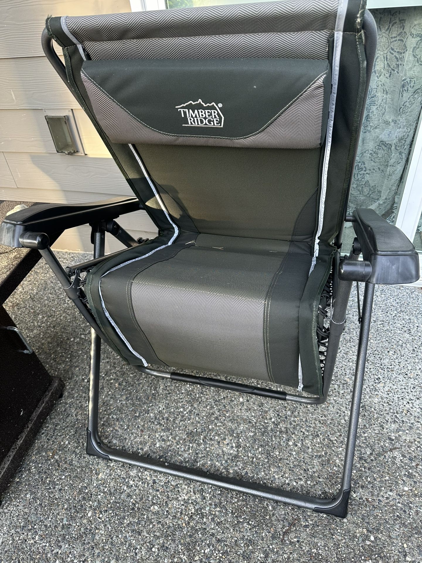 2 TIMBER RIDGE Zero Gravity Chair Oversized Recliner