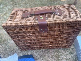 New high end picnic basket-Aprox 24” x 10”  still in plastic