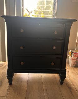 Wood dresser