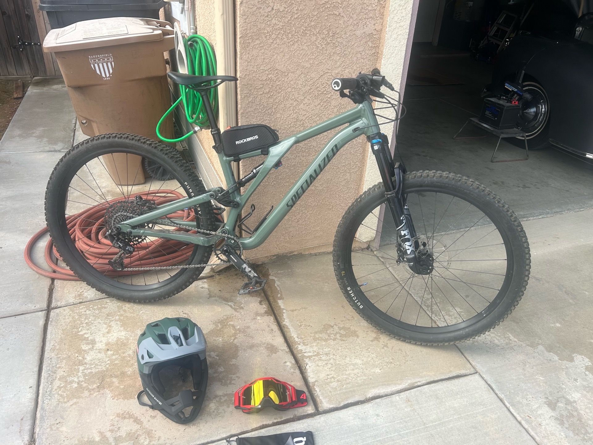 2022 Specialized Large (S4) Stump Jumper Comp Alloy