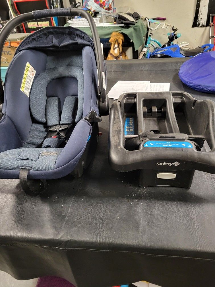 Safety First Monbebe Car Seat/Stroller Bundle