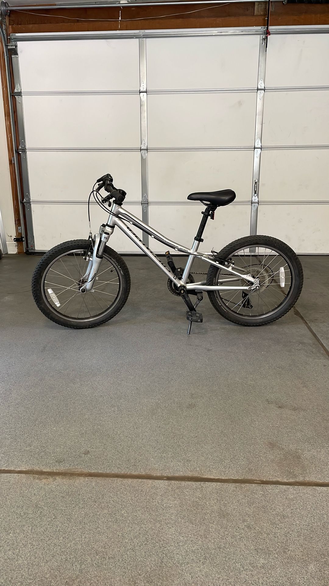 Kids 20” Specialized Hot Rock Mountain Bike
