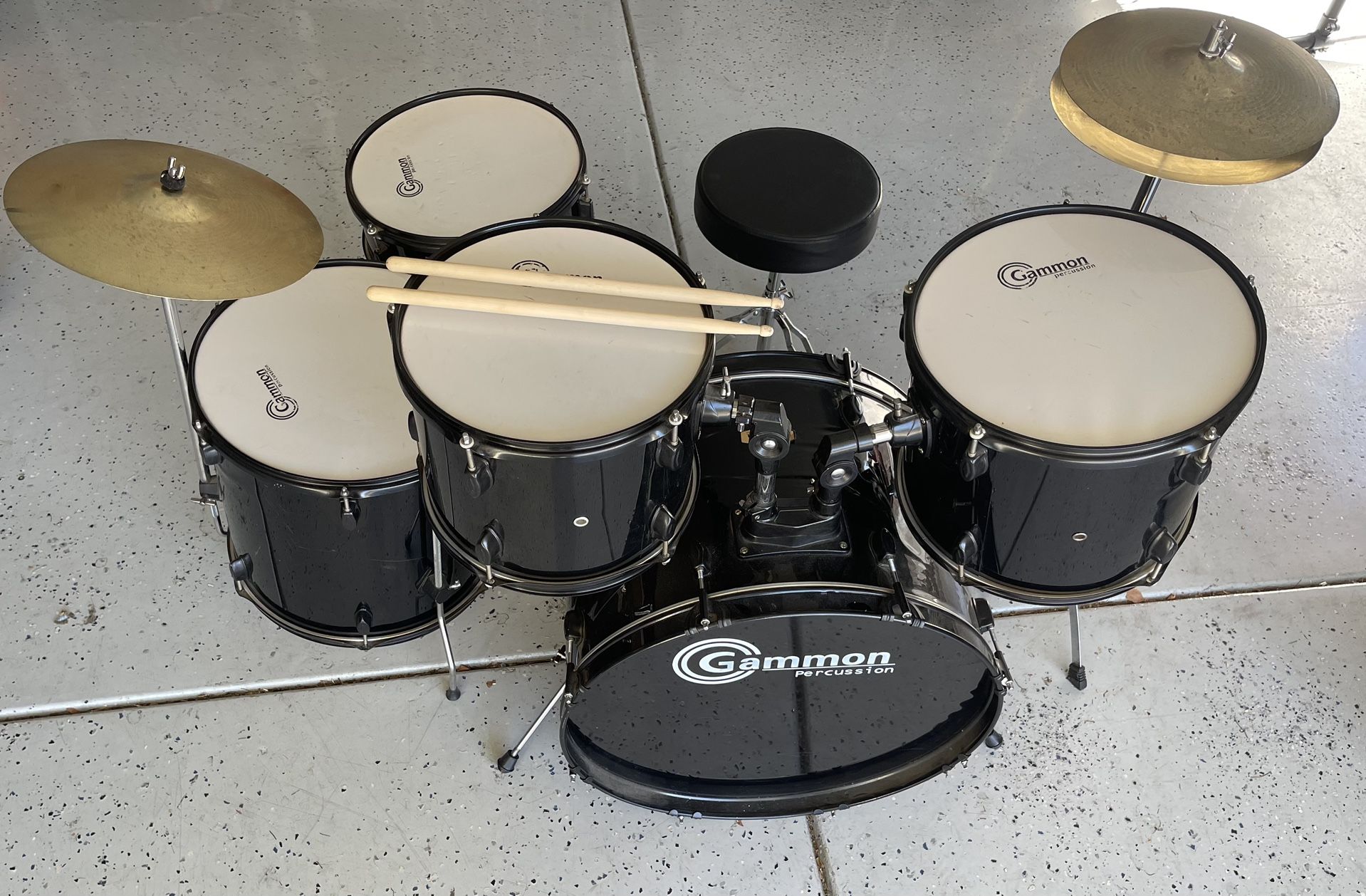 Gammon Drum Set  All sales are AS-IS, WHERE-IS Delivery available for extra charge Entrega disponible por un cargo adicional  Payments are flexible! M