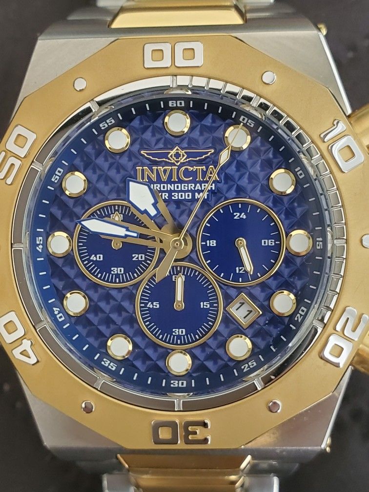 Invicta Watch Akula