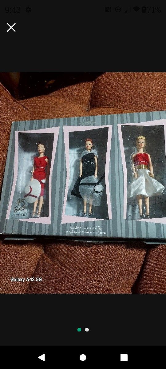 4 Friendship Fashion And Fun Hallmark Barbie Figurine NIB ! Lil Damage On Box From Storing