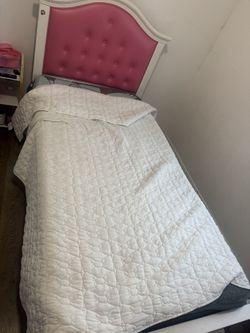 Twin Girls Bed 