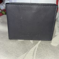 NWT Grey Fossil Wallet 