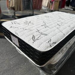 Black Bamboo QUEEN  Mattress and Boxspring  ( Colchones Nuevos  )
