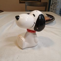 Vintage Peanuts Snoopy Ceramic United Feature Syndicate 