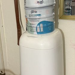 Diaper Genie & 8 Refills 