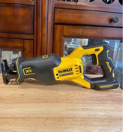 New Dewalt 20V XR BRUSHLESS RECIPROCATING SAW (Tool Only)