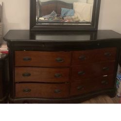 Dresser With Big Mirror 