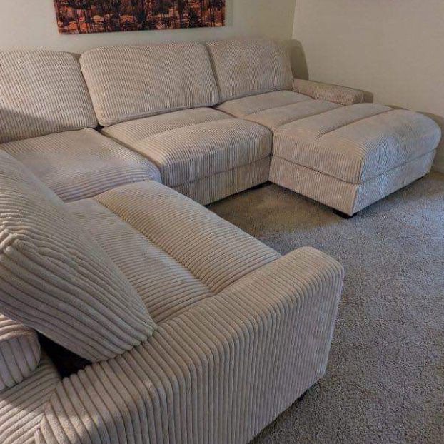 New 90x127x66 Corduroy Sectional Couch / Free Delivery 