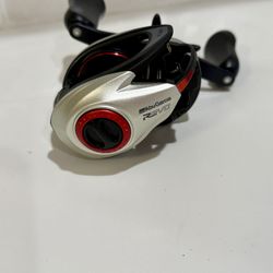 NEW Abu Garcia Revo STX Baitcaster 35%OFF
