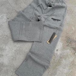 🔥 FEAR OF GOD ESSENTIALS SWEATPANTS – DARK OATMEAL – SIZE S (NEW)