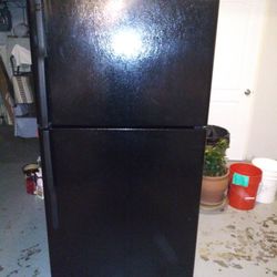GE Refrigerator
