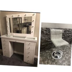 Vanity Set With Chair 
