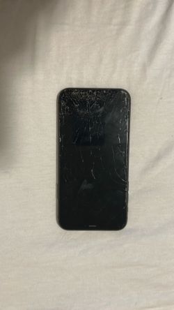 iPhone 11 (broken)