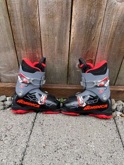 ski boots size 22-22.5cm