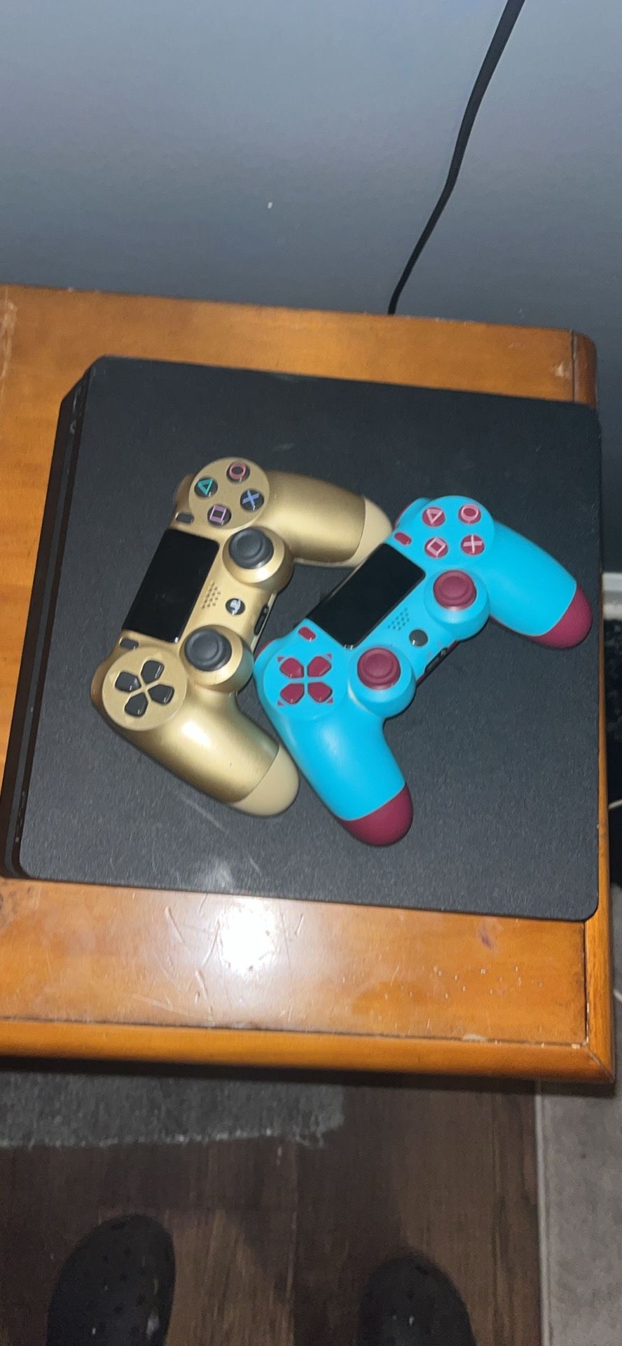 PS4 Controllers /System
