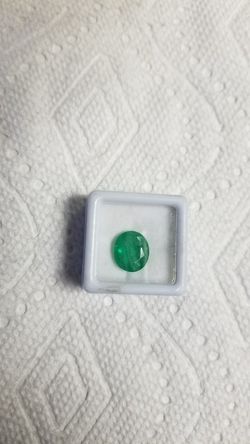 emerald stone . Piedra esmeralda genuine