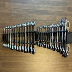 Tool sale - 27 Set ratchet wrenches never used