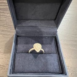 14kt White Gold Pear Diamond Ring 