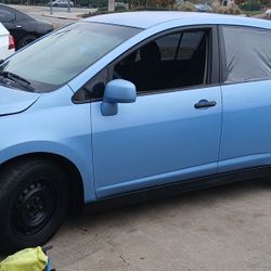 2010 Nissan Versa 1.8 , Hatchback 